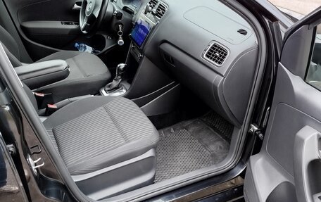 Volkswagen Polo VI (EU Market), 2012 год, 950 000 рублей, 17 фотография