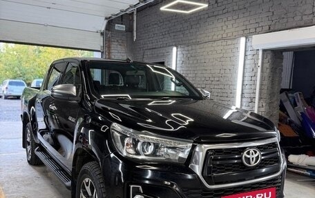 Toyota Hilux VIII, 2019 год, 3 100 000 рублей, 2 фотография