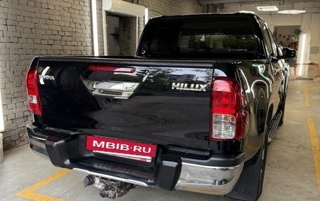 Toyota Hilux VIII, 2019 год, 3 100 000 рублей, 12 фотография