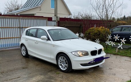 BMW 1 серия, 2011 год, 780 000 рублей, 2 фотография