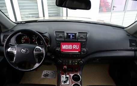 Toyota Highlander III, 2012 год, 1 890 000 рублей, 12 фотография