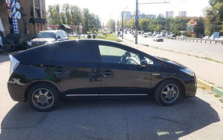 Toyota Prius, 2010 год, 1 050 000 рублей, 3 фотография