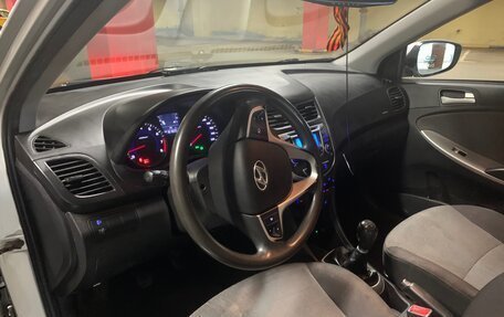 Hyundai Solaris II рестайлинг, 2012 год, 680 000 рублей, 6 фотография