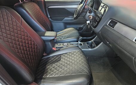 Mitsubishi Outlander III рестайлинг 3, 2015 год, 1 549 000 рублей, 11 фотография