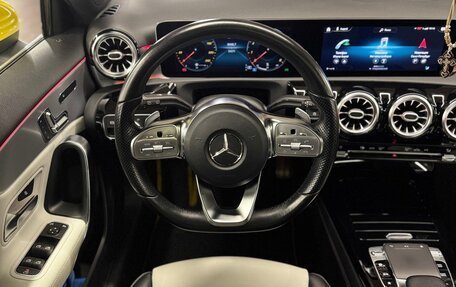 Mercedes-Benz A-Класс, 2019 год, 2 750 000 рублей, 10 фотография