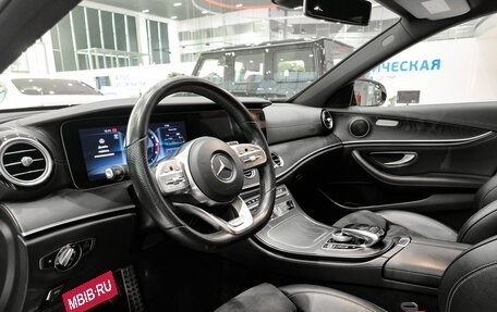 Mercedes-Benz E-Класс, 2018 год, 3 250 000 рублей, 20 фотография