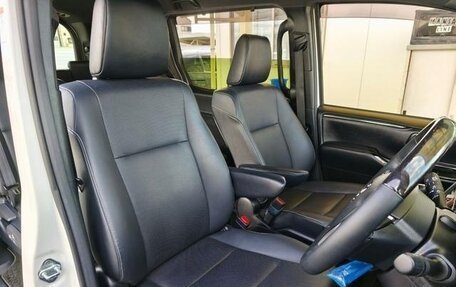 Toyota Esquire I, 2021 год, 2 320 000 рублей, 11 фотография