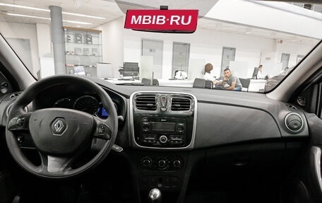 Renault Logan II, 2017 год, 435 000 рублей, 18 фотография