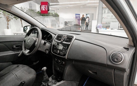 Renault Logan II, 2017 год, 435 000 рублей, 15 фотография