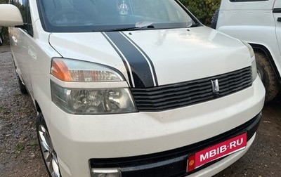 Toyota Voxy II, 2004 год, 600 000 рублей, 1 фотография