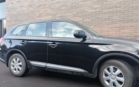 Mitsubishi Outlander III рестайлинг 3, 2021 год, 2 650 000 рублей, 1 фотография