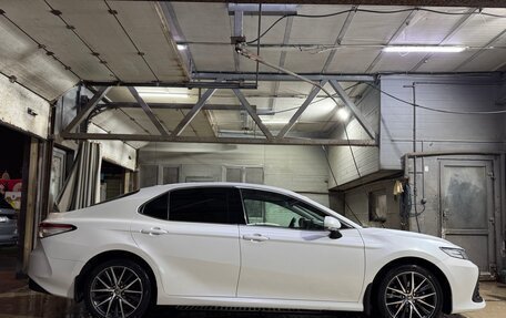 Toyota Camry, 2021 год, 2 700 000 рублей, 3 фотография