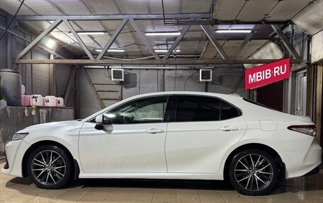 Toyota Camry, 2021 год, 2 700 000 рублей, 2 фотография