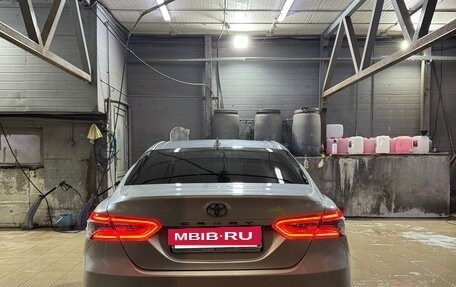 Toyota Camry, 2021 год, 2 700 000 рублей, 4 фотография