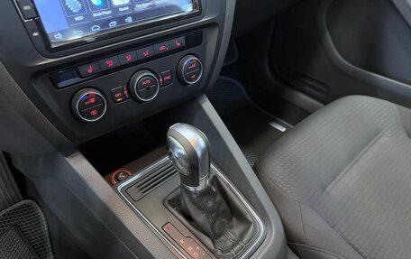Volkswagen Jetta VI, 2015 год, 1 317 000 рублей, 18 фотография