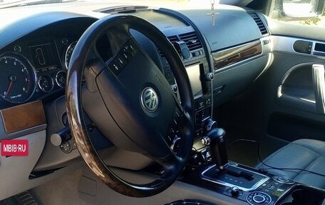 Volkswagen Touareg III, 2004 год, 770 000 рублей, 3 фотография