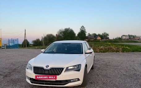 Skoda Superb III рестайлинг, 2018 год, 1 580 000 рублей, 3 фотография