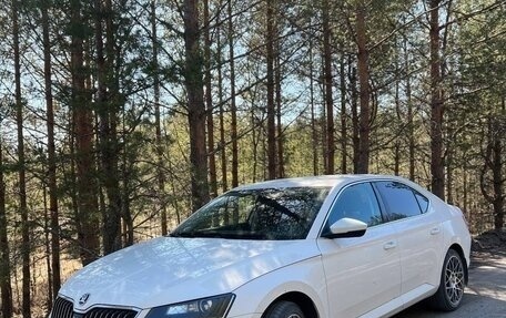 Skoda Superb III рестайлинг, 2018 год, 1 580 000 рублей, 2 фотография