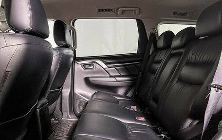 Mitsubishi Pajero Sport III рестайлинг, 2017 год, 2 897 000 рублей, 10 фотография