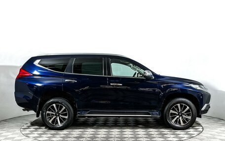 Mitsubishi Pajero Sport III рестайлинг, 2017 год, 2 897 000 рублей, 4 фотография