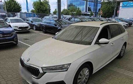 Skoda Octavia IV, 2022 год, 2 400 000 рублей, 1 фотография