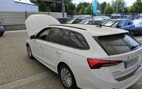 Skoda Octavia IV, 2022 год, 2 400 000 рублей, 4 фотография