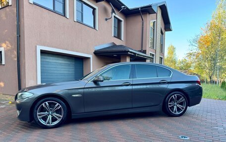 BMW 5 серия, 2013 год, 1 590 000 рублей, 11 фотография