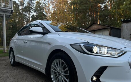 Hyundai Elantra VI рестайлинг, 2016 год, 1 600 000 рублей, 12 фотография