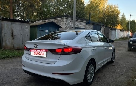 Hyundai Elantra VI рестайлинг, 2016 год, 1 600 000 рублей, 11 фотография