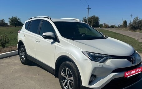 Toyota RAV4, 2015 год, 2 600 000 рублей, 2 фотография