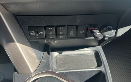 Toyota RAV4, 2015 год, 2 600 000 рублей, 14 фотография