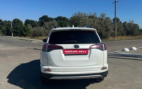 Toyota RAV4, 2015 год, 2 600 000 рублей, 6 фотография