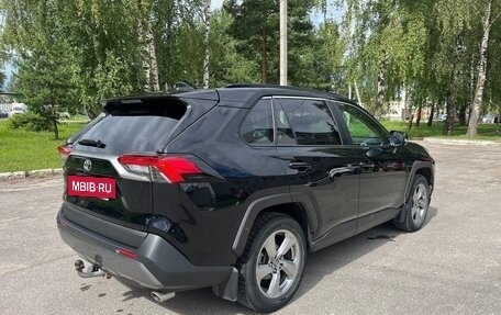 Toyota RAV4, 2020 год, 2 490 000 рублей, 4 фотография