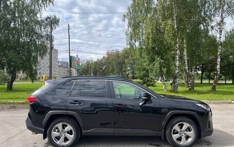 Toyota RAV4, 2020 год, 2 490 000 рублей, 14 фотография