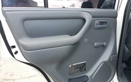Toyota Land Cruiser 100 рестайлинг 2, 2001 год, 3 999 999 рублей, 22 фотография