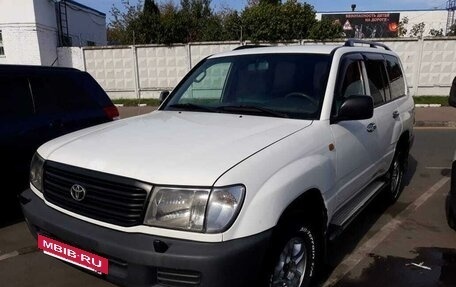 Toyota Land Cruiser 100 рестайлинг 2, 2001 год, 3 999 999 рублей, 12 фотография