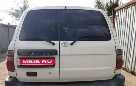 Toyota Land Cruiser 100 рестайлинг 2, 2001 год, 3 999 999 рублей, 16 фотография