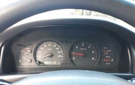 Toyota Land Cruiser 100 рестайлинг 2, 2001 год, 3 999 999 рублей, 27 фотография