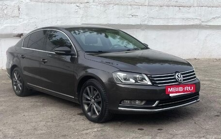 Volkswagen Passat B7, 2012 год, 1 050 000 рублей, 2 фотография