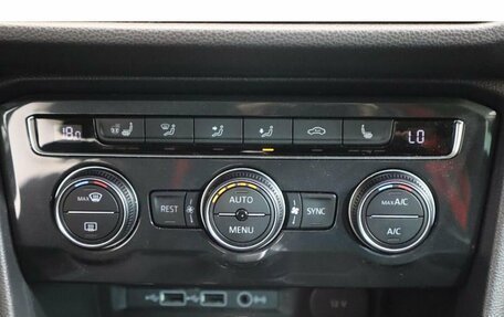 Volkswagen Tiguan II, 2020 год, 2 099 000 рублей, 13 фотография