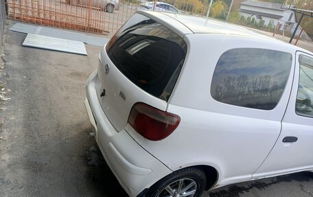 Toyota Vitz, 2000 год, 270 000 рублей, 2 фотография