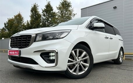 KIA Carnival III, 2018 год, 3 200 000 рублей, 1 фотография