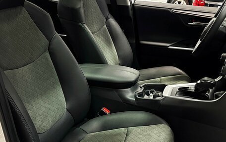 Toyota RAV4, 2024 год, 4 077 000 рублей, 16 фотография