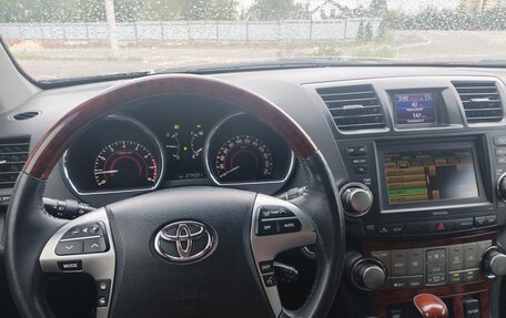 Toyota Highlander III, 2011 год, 1 950 000 рублей, 15 фотография