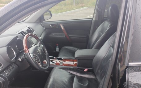 Toyota Highlander III, 2011 год, 1 950 000 рублей, 14 фотография