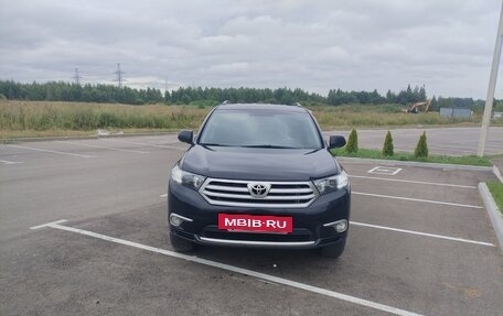 Toyota Highlander III, 2011 год, 1 950 000 рублей, 6 фотография