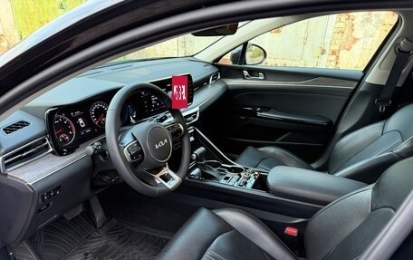 KIA K5, 2022 год, 2 400 000 рублей, 10 фотография