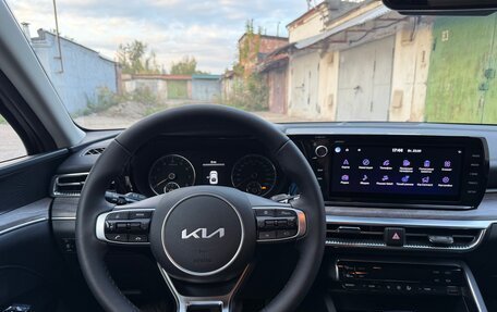 KIA K5, 2022 год, 2 400 000 рублей, 14 фотография