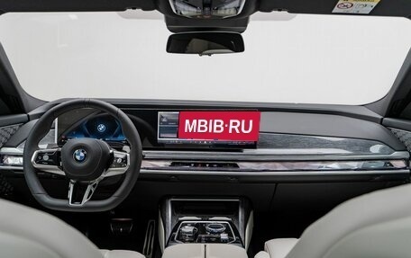 BMW 7 серия, 2025 год, 21 090 000 рублей, 11 фотография