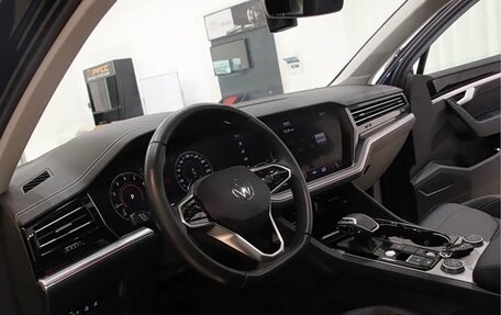 Volkswagen Touareg III, 2022 год, 5 000 000 рублей, 7 фотография